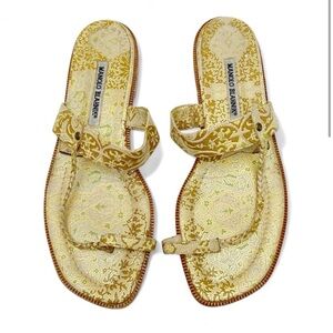 Manolo blahnik Gold printed jacquard Lester toe loop flat sandals